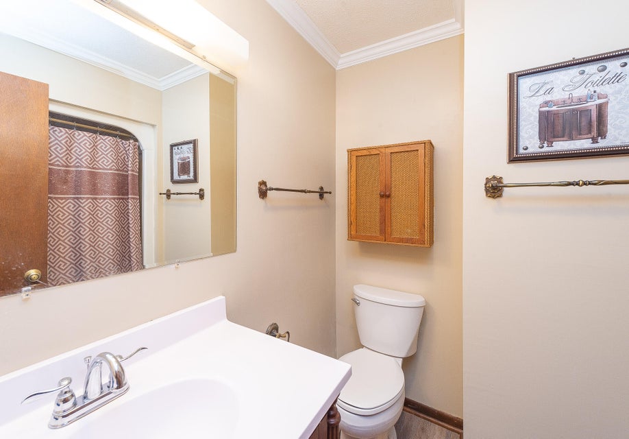 Photo #28: 512 Lynnwood Avenue