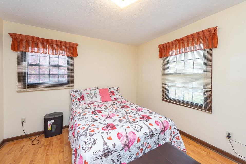 Photo #17: 512 Lynnwood Avenue