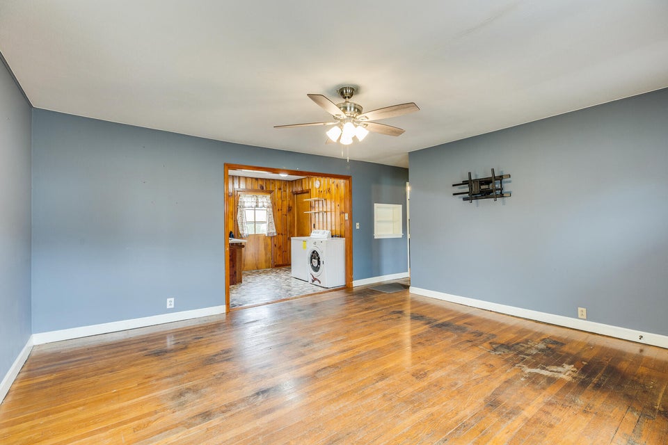 Photo #9: 114 Woodlyn Street