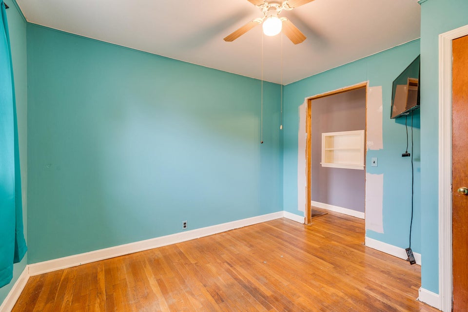 Photo #18: 114 Woodlyn Street