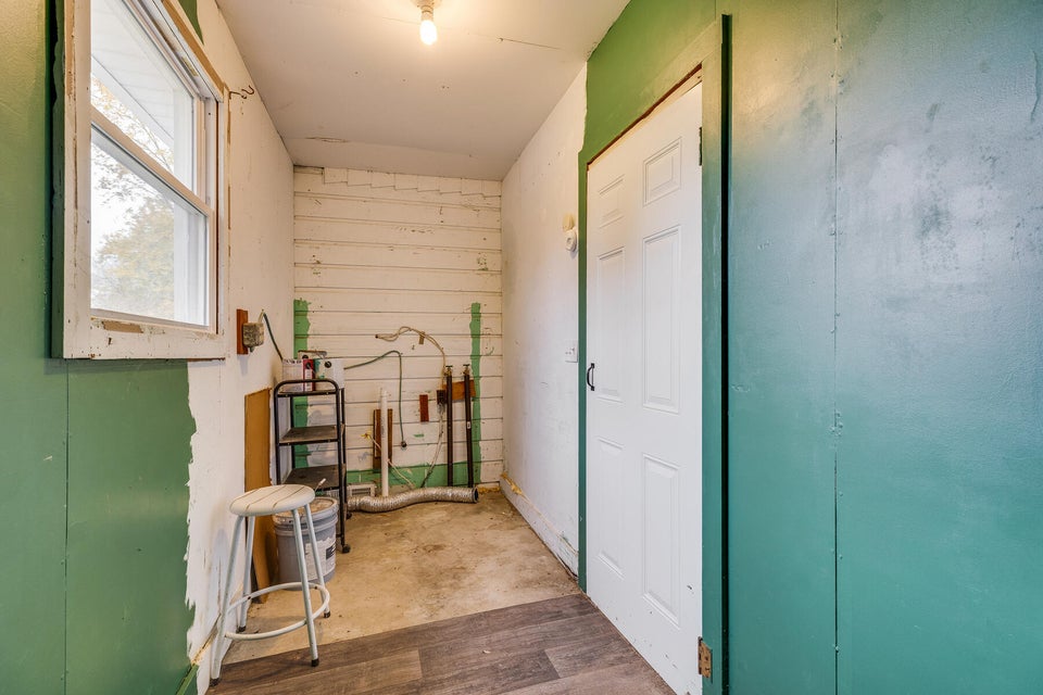 Photo #26: 114 Woodlyn Street