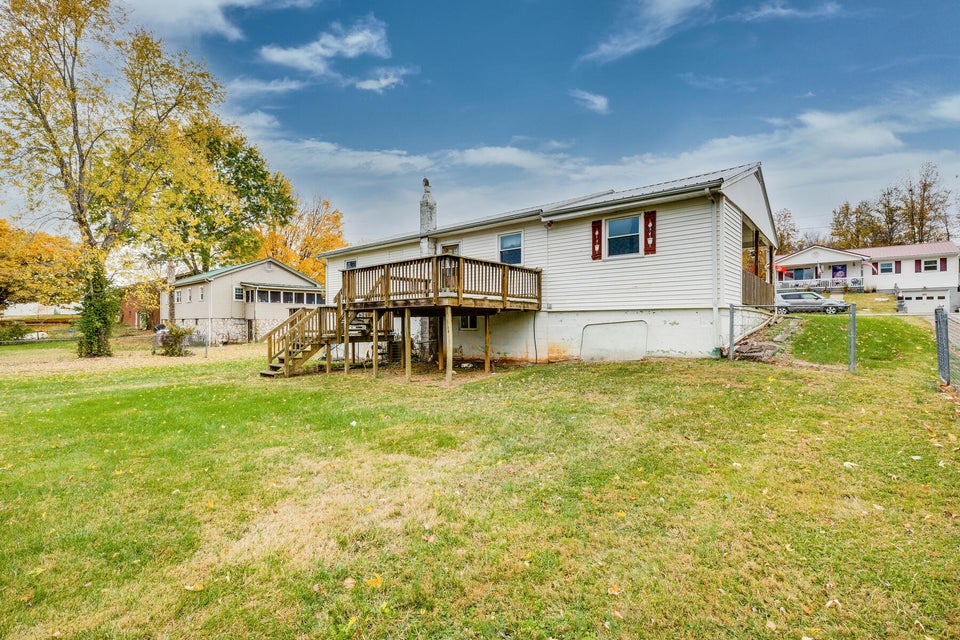 Photo #33: 114 Woodlyn Street