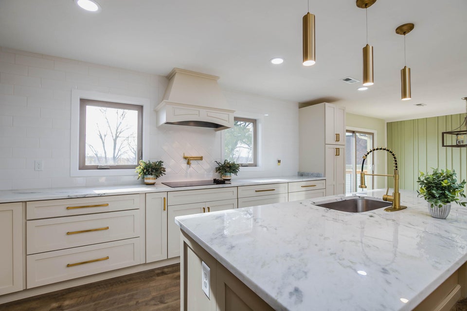 Photo #11: 917 Beechwood Drive