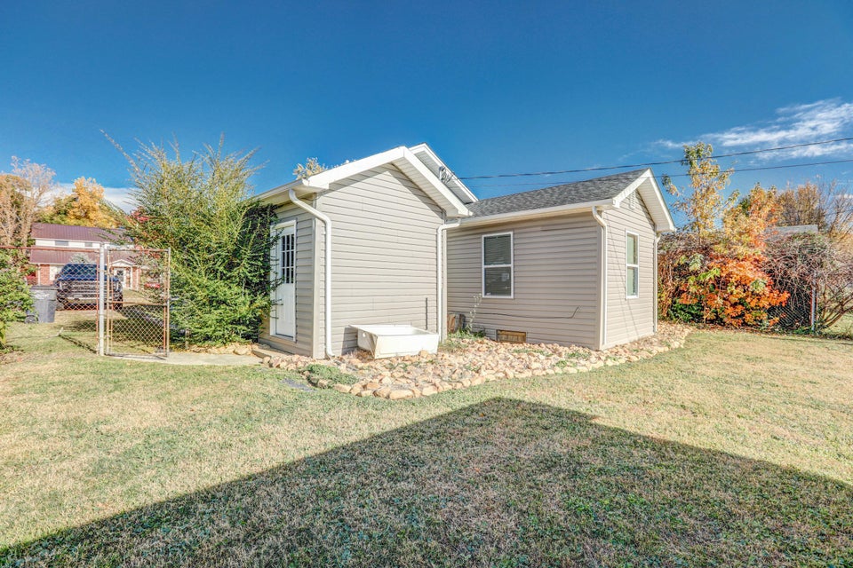 Photo #4: 1545 Sevier Avenue