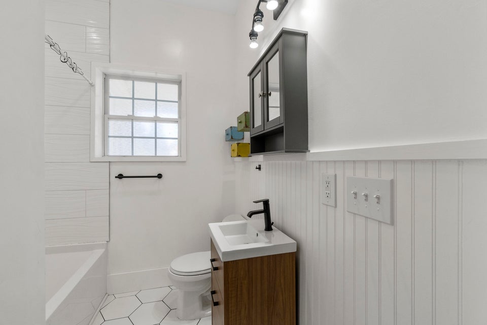 Photo #16: 912 Boone Street
