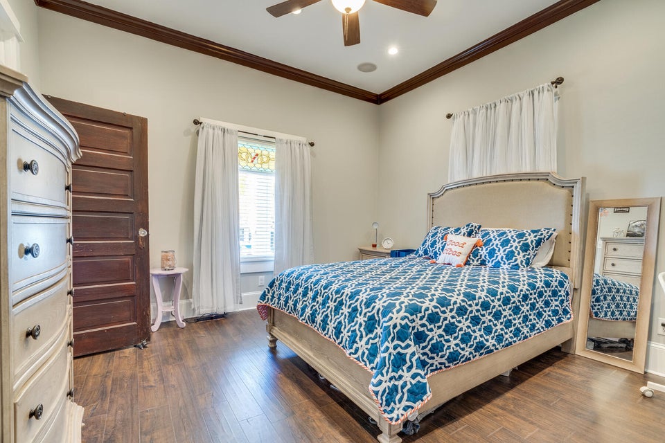 Photo #19: 235 Oak Street