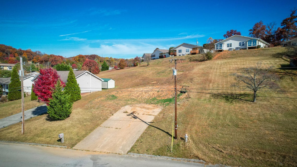 Photo #7: 175 Woodmont Avenue