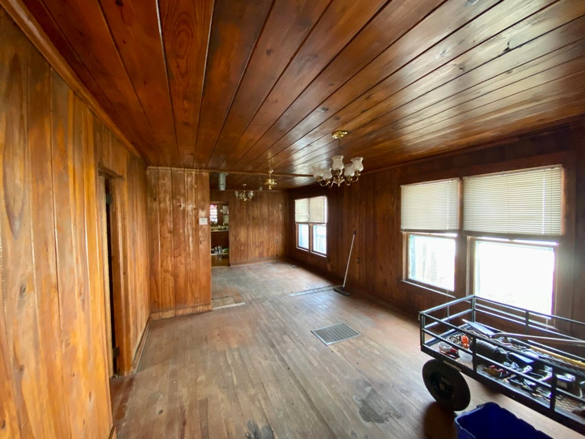 Photo #3: 717 Broyles Avenue