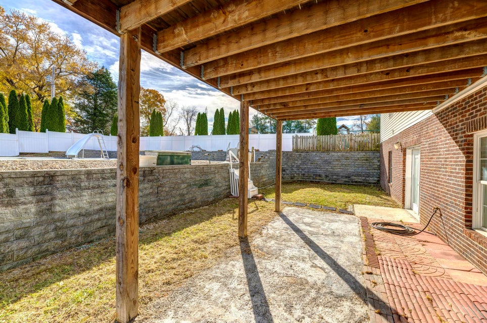 Photo #42: 9 Lynn Terrace Court