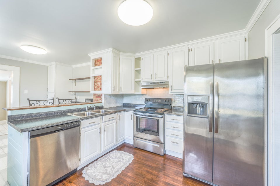 Photo #8: 216 Cedar Street