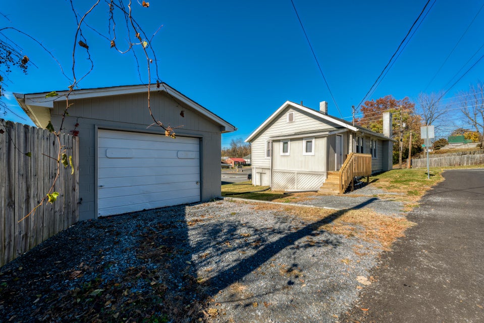Photo #27: 216 Cedar Street