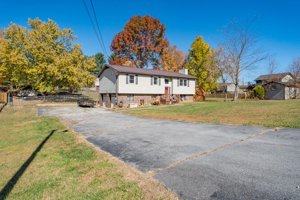 Photo #2: 4082 Spardale Street