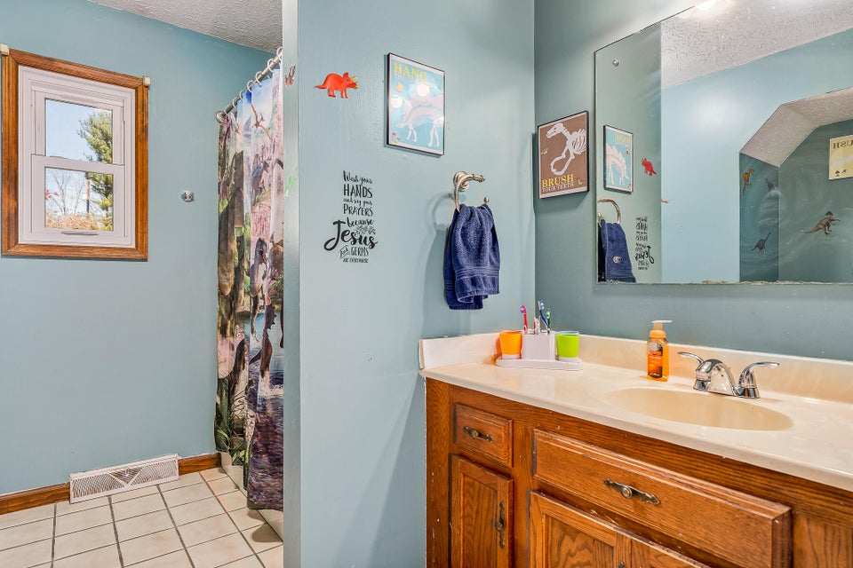 Photo #19: 4082 Spardale Street