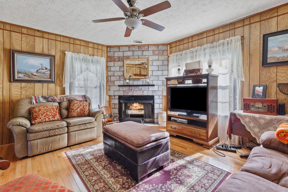 Photo #7: 215 Fordtown Road