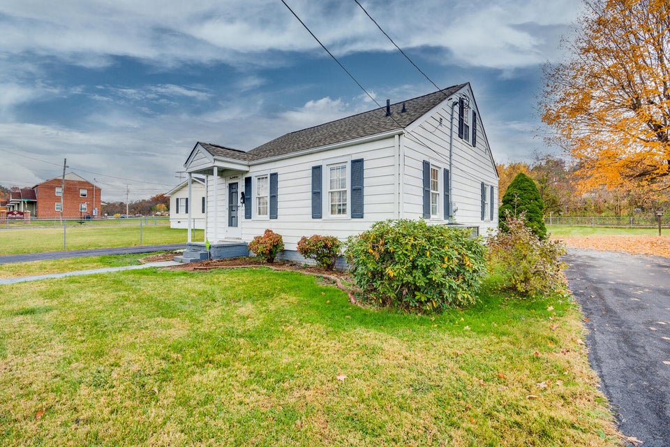 Photo #3: 1049 Robertson Street