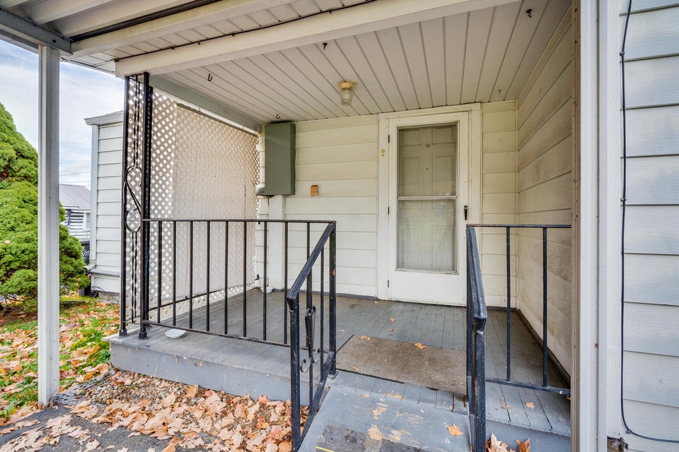 Photo #8: 1049 Robertson Street