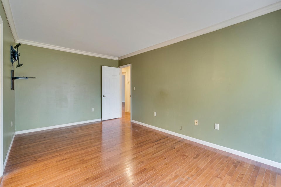 Photo #18: 1904 Manor Court
