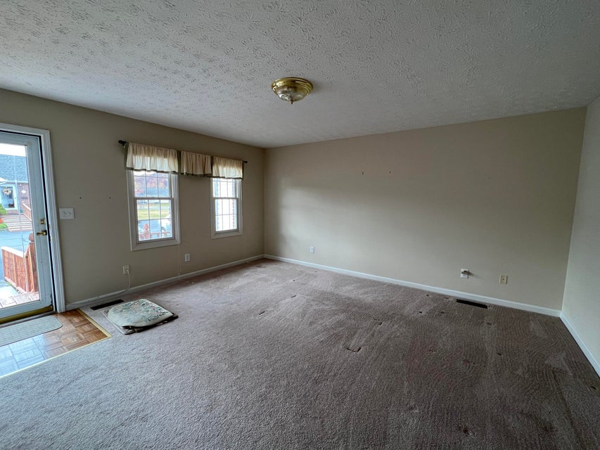 Photo #7: 610 Race Street
