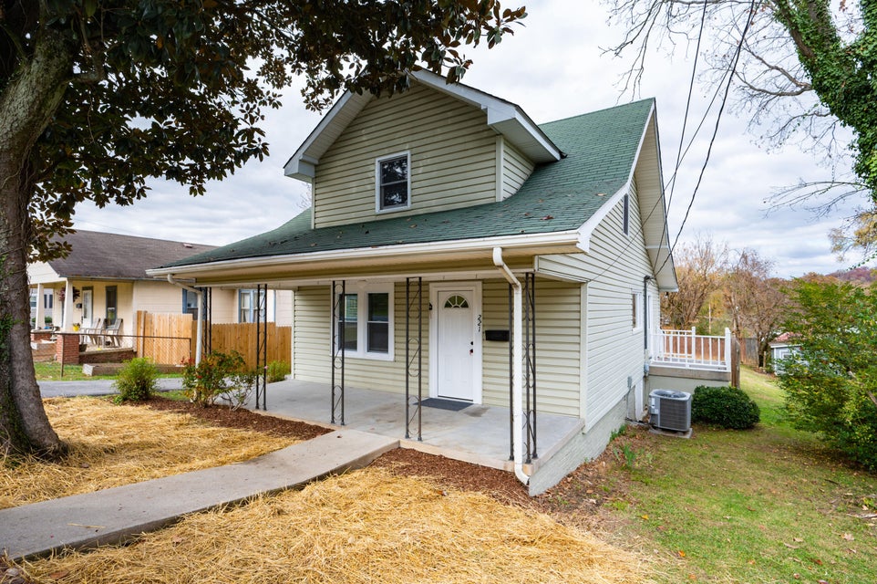 Photo #2: 221 Lynn Avenue