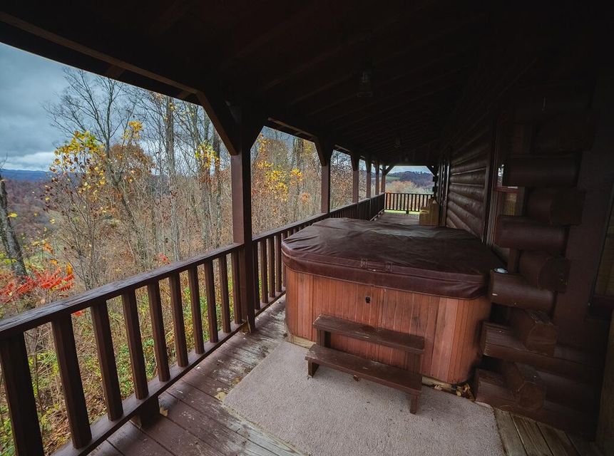 Photo #9: 556 Riverbluff Drive