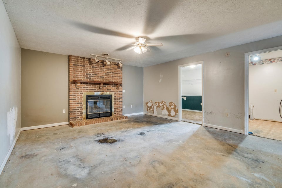 Photo #34: 2120 Brown Drive