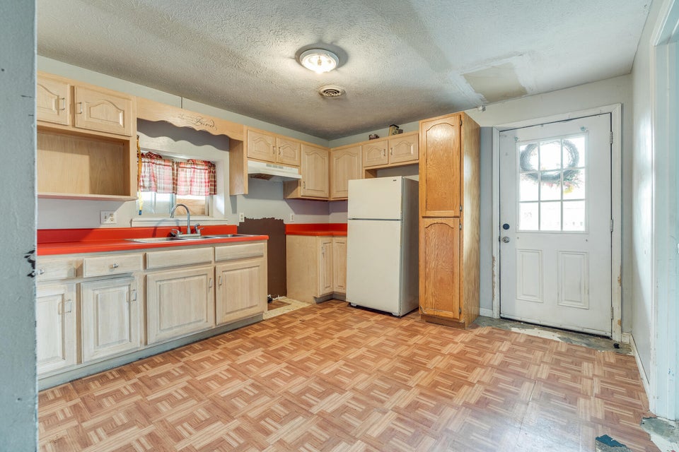 Photo #37: 2120 Brown Drive