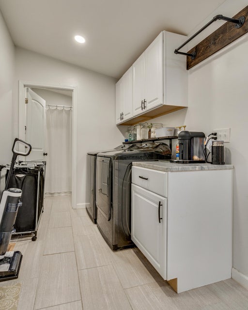 Photo #11: 606 Wilson Avenue
