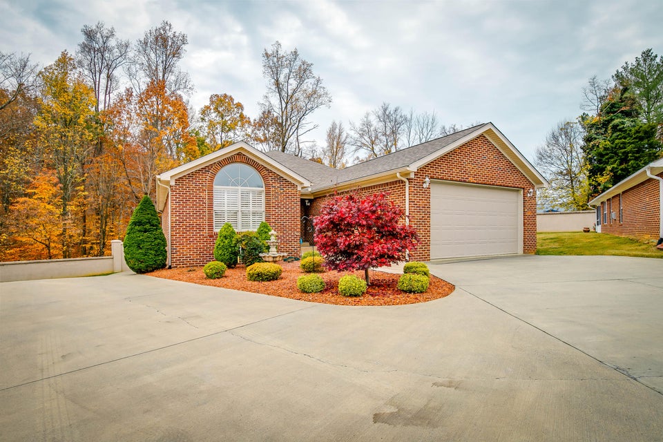 Photo #4: 283 Crockett Drive