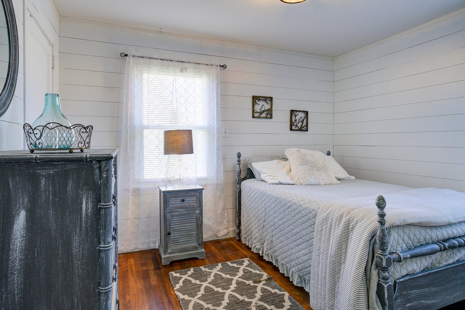 Photo #21: 1057 Moorland Avenue