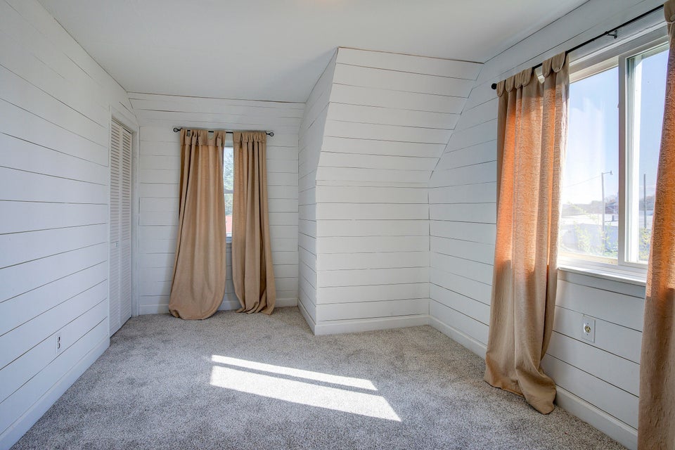 Photo #27: 1057 Moorland Avenue