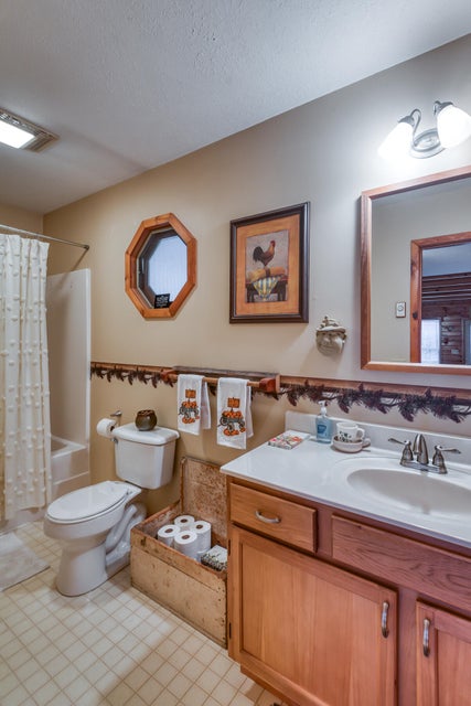 Photo #18: 102 Maple Brook Lane