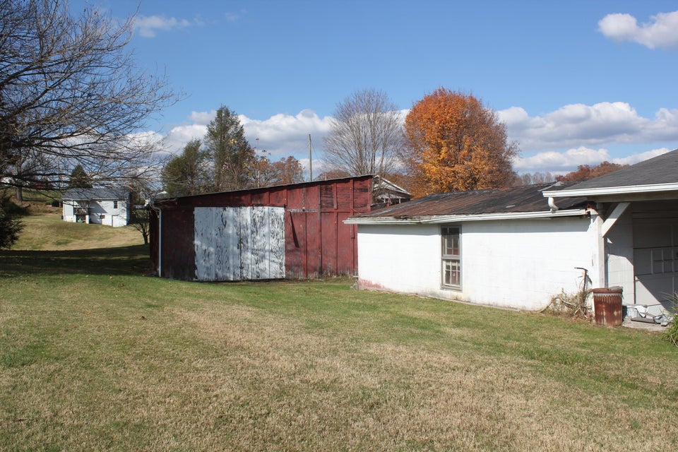 Photo #40: 132 Hemlock Street