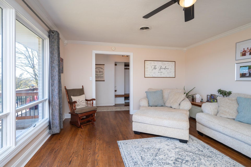 Photo #10: 212 Pinon Drive