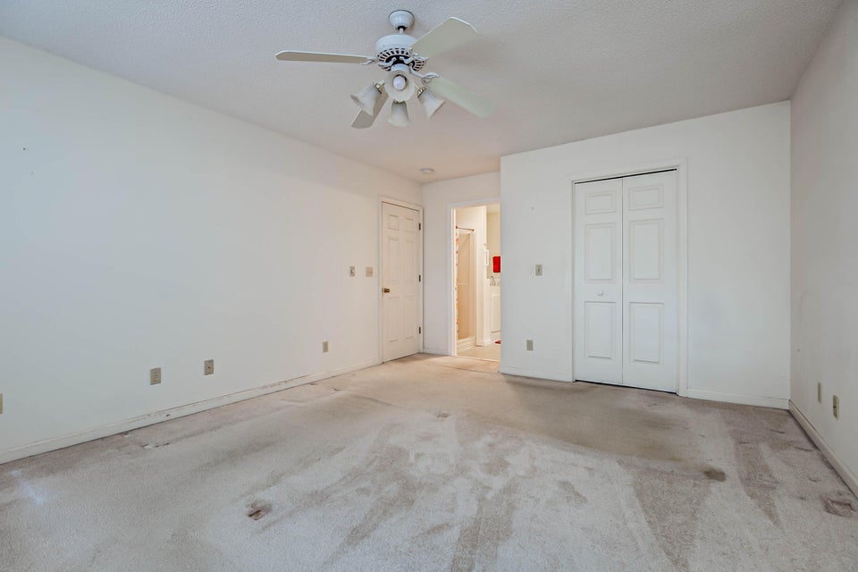 Photo #29: 440 Autumn Knoll Court