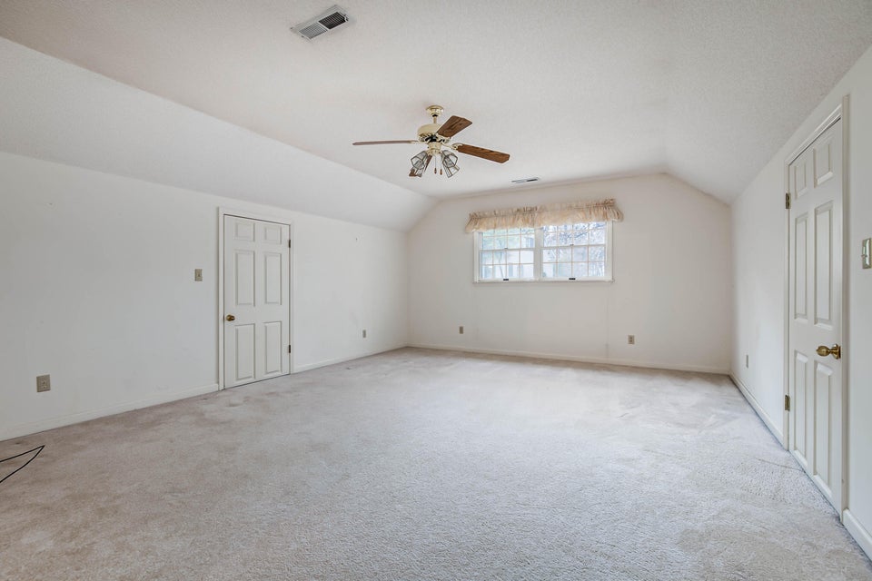 Photo #35: 440 Autumn Knoll Court