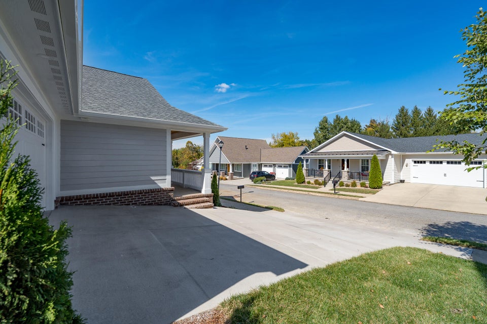 Photo #29: 301 Princeton Gardens Private Drive