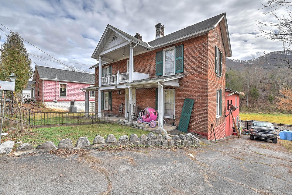Photo #2: 231 Park Street