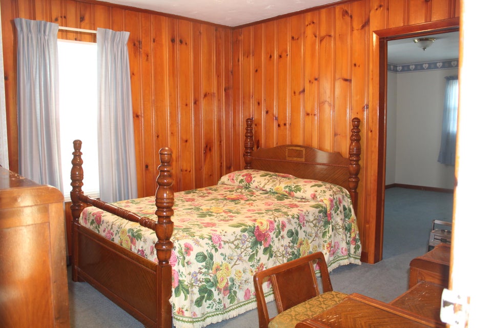 Photo #29: 132 Hemlock Street