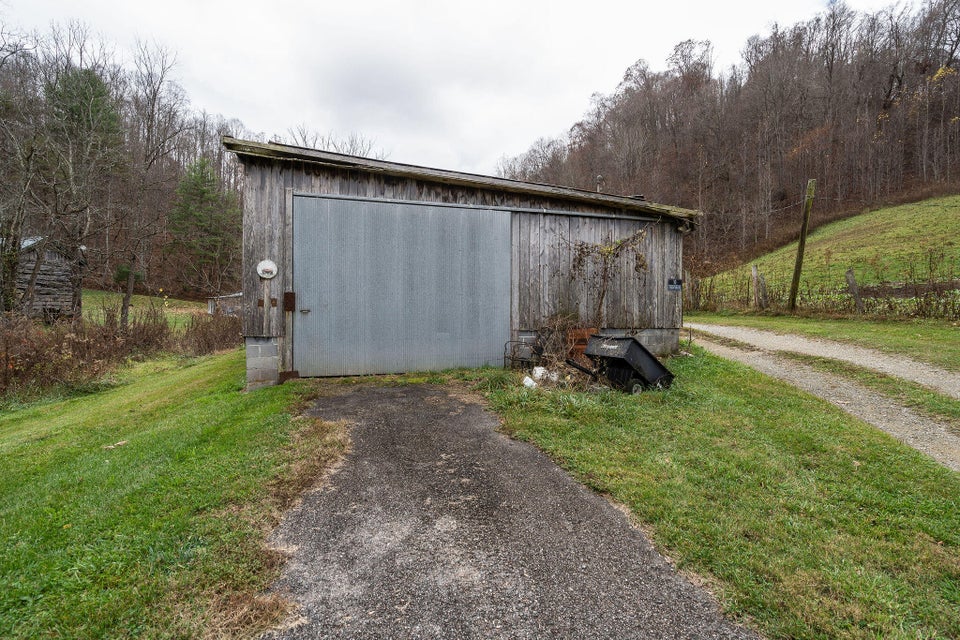 Photo #27: 15394 Tobyhanna Road