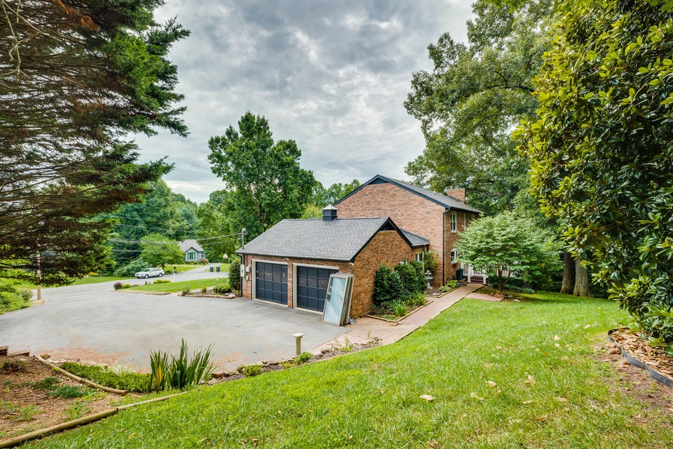 Photo #54: 202 Deer Ridge Court