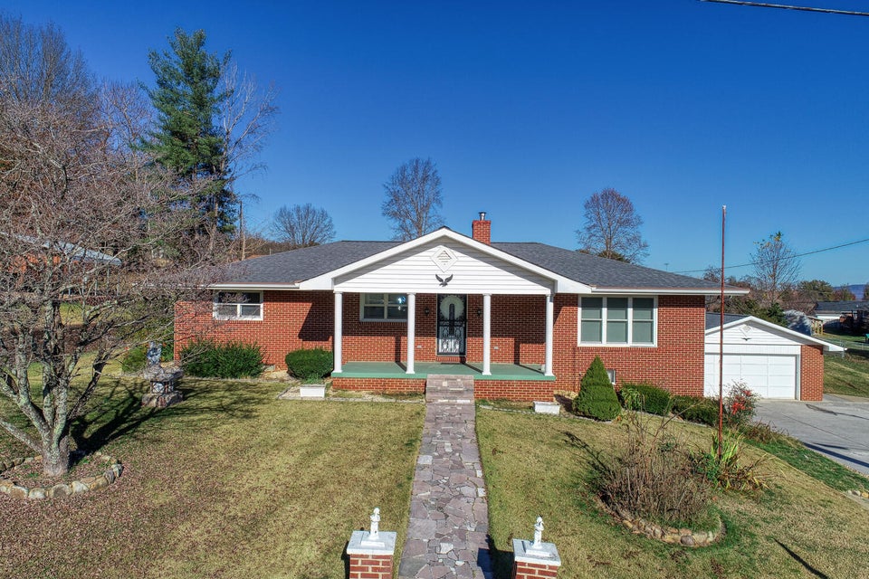 Photo #2: 202 Bernard Avenue