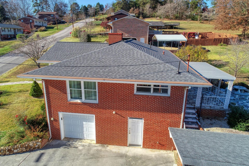 Photo #6: 202 Bernard Avenue