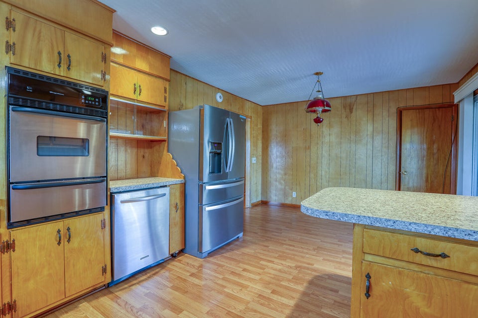Photo #32: 202 Bernard Avenue