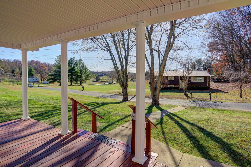 Photo #7: 114 Crawford Lane