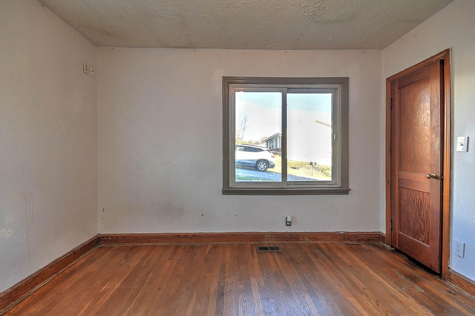 Photo #22: 117 Hemlock Street