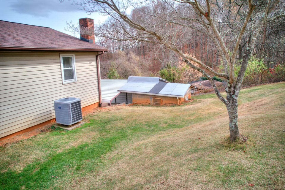 Photo #47: 1651 Granby Road