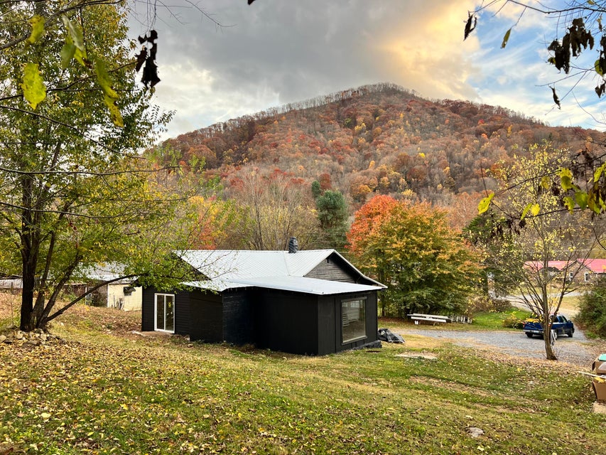 Photo #4: 220 Jenkins Hollow Road