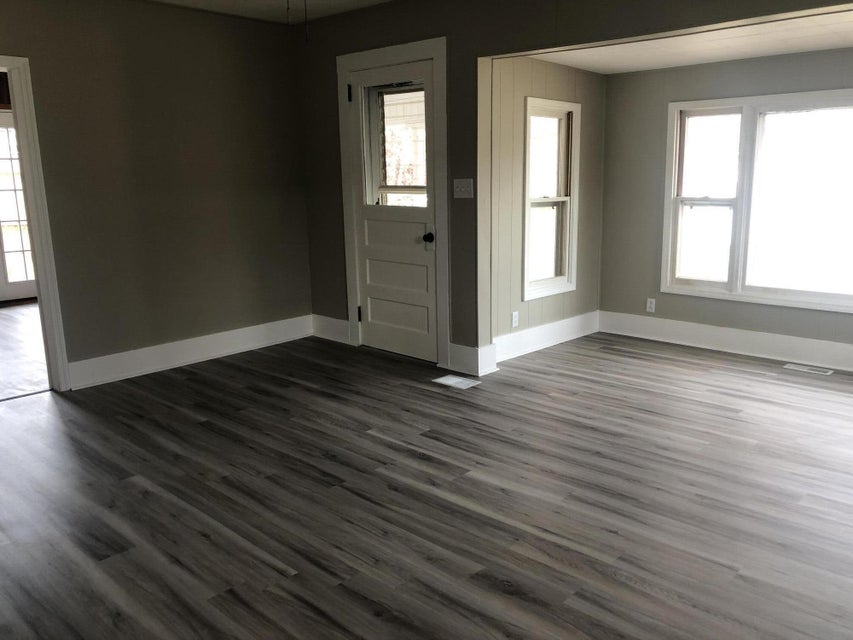 Photo #7: 406 Cottage Avenue