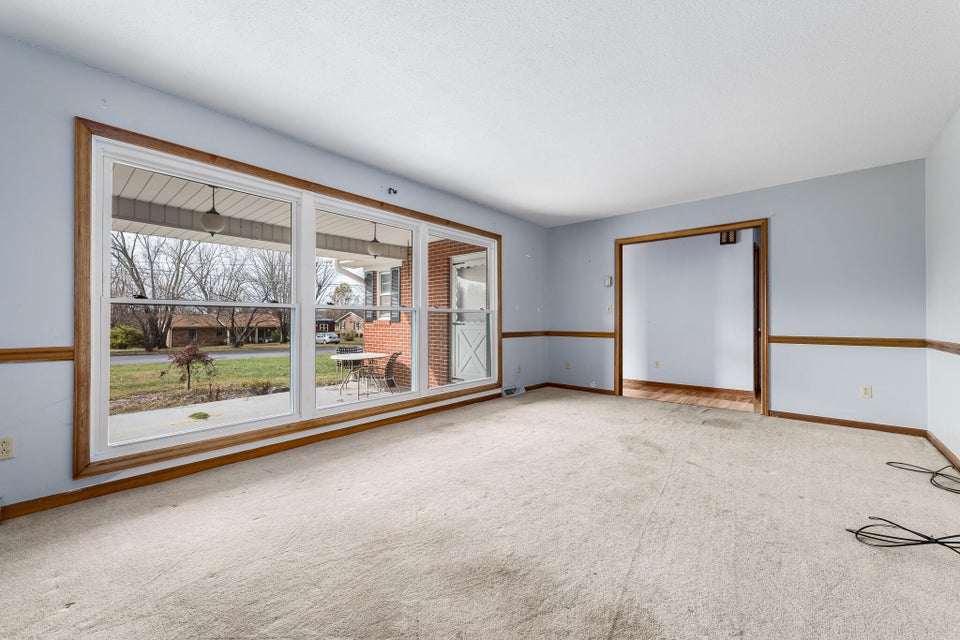 Photo #11: 216 Nelson Avenue