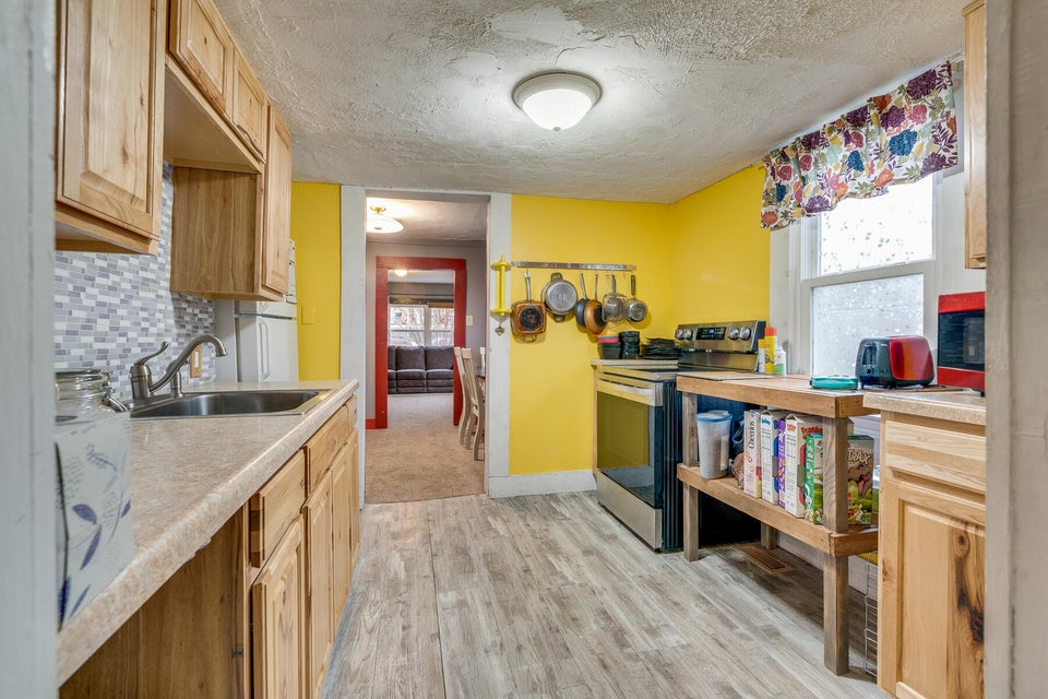 Photo #15: 1015 Montgomery Street